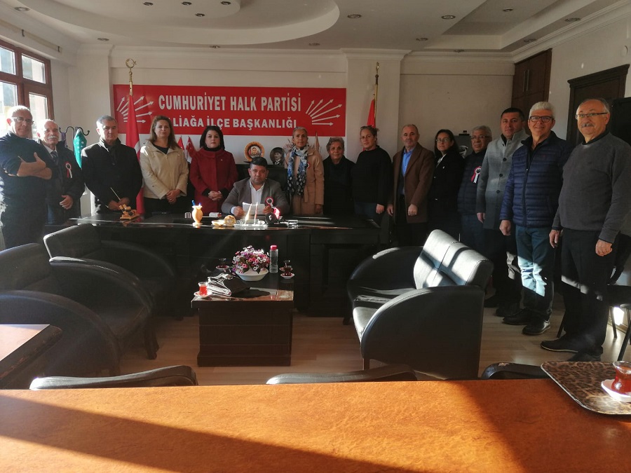 CHP Aliağa, Öğretmenler Günü'nde sorunlarına dikkat çekti