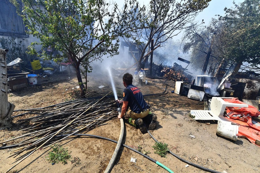 İzmir’de 16 bin yangının 7 bin 200’ü sigara kaynaklı