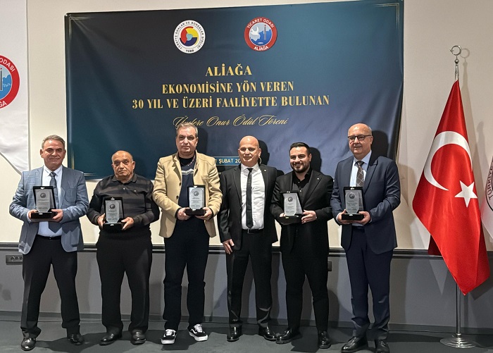 ALİAĞA TİCARET ODASI'NDAN ÜYELERİNE ONUR ÖDÜLÜ